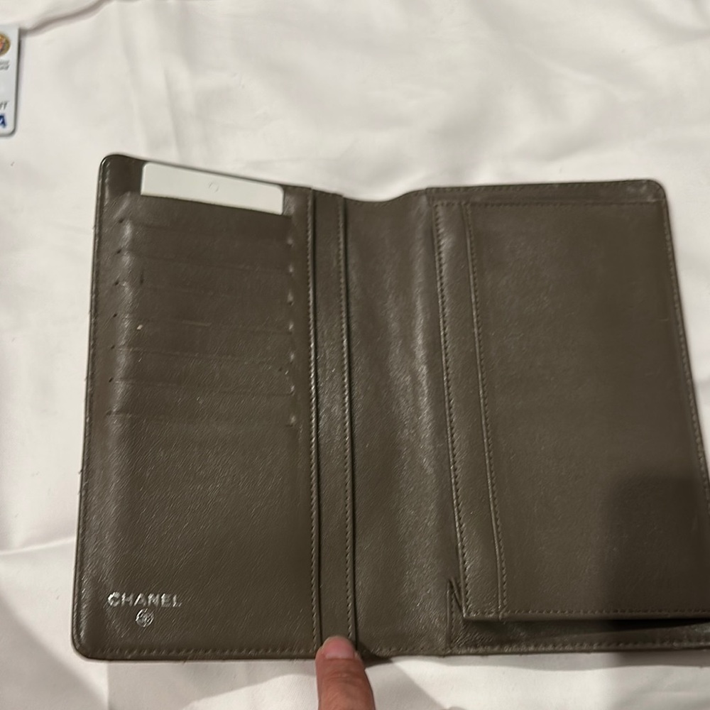 CHANEL Brown Quilted Wallet with Iconic CC Logo (SOLD) - Picture 2 of 9